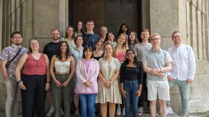 Group photo of the IOCM Summer School 2023